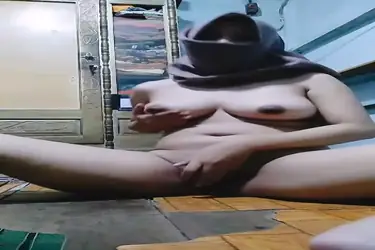 Cewek Seksi Live Show Mainin Kemaluan Basah